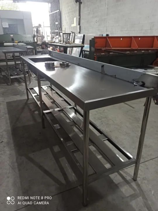 Bancada com pia cuba em aço inox - sob encomenda