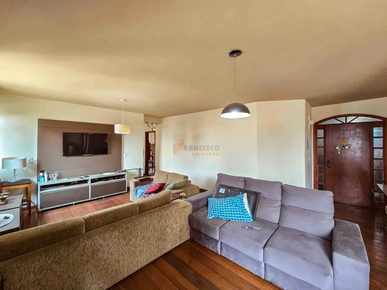 Apartamento à venda, 3 quartos, 2 suítes, 2 vagas, Centro - Divinópolis/MG