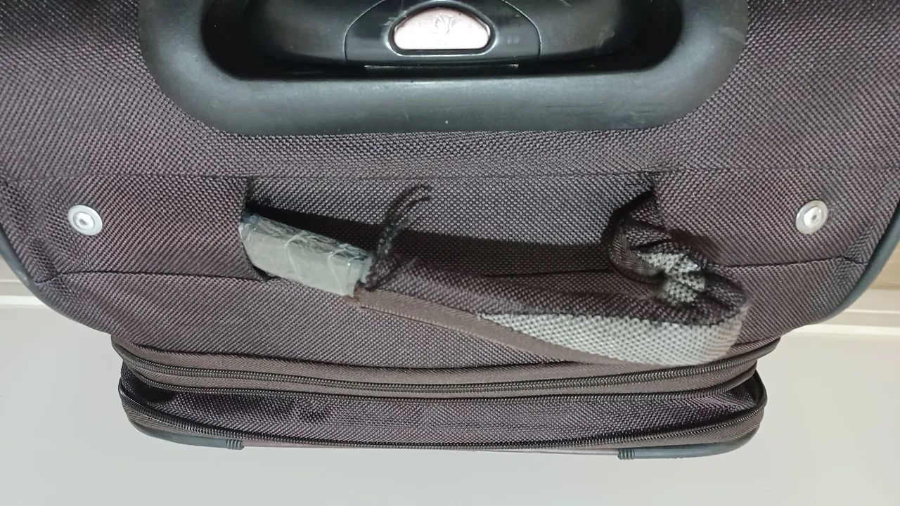 Mala de Viagem preta 60 cm x 45 cm x 24 cm - Foto 3