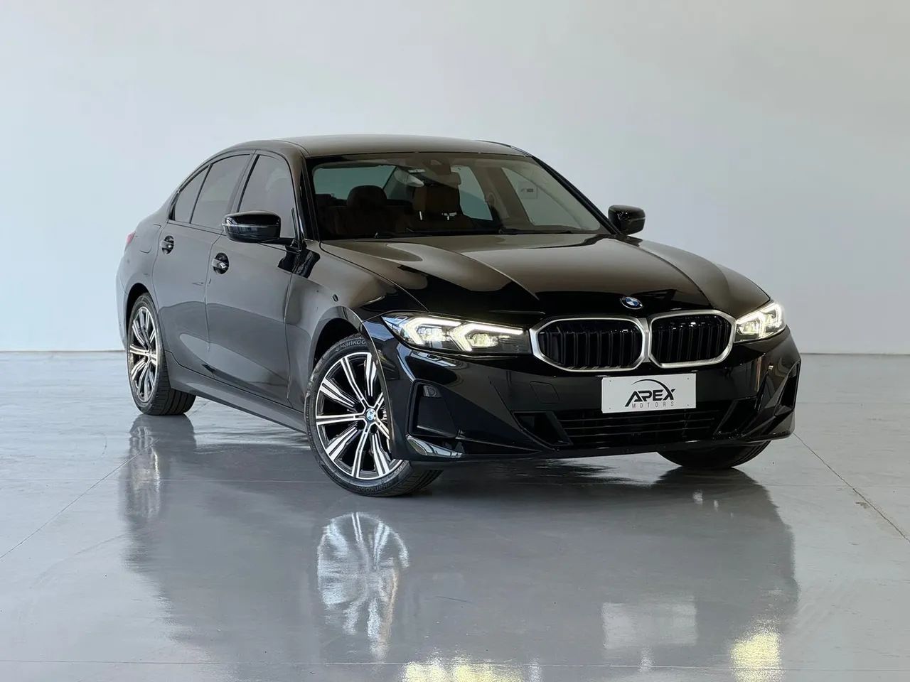 "bmw 320i preta" no Brasil