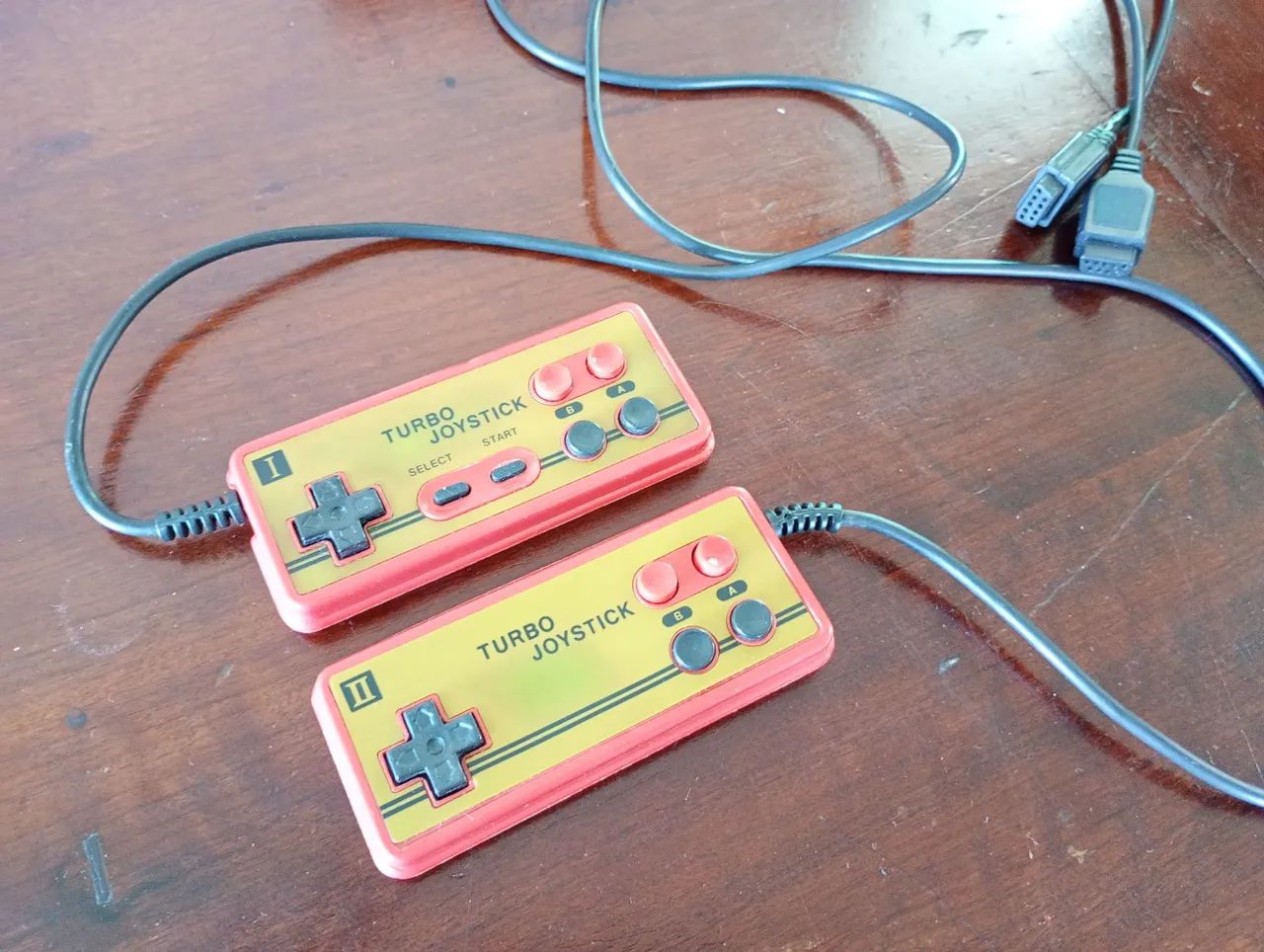 Par de controles Nintendinho 8 bits - Foto 6