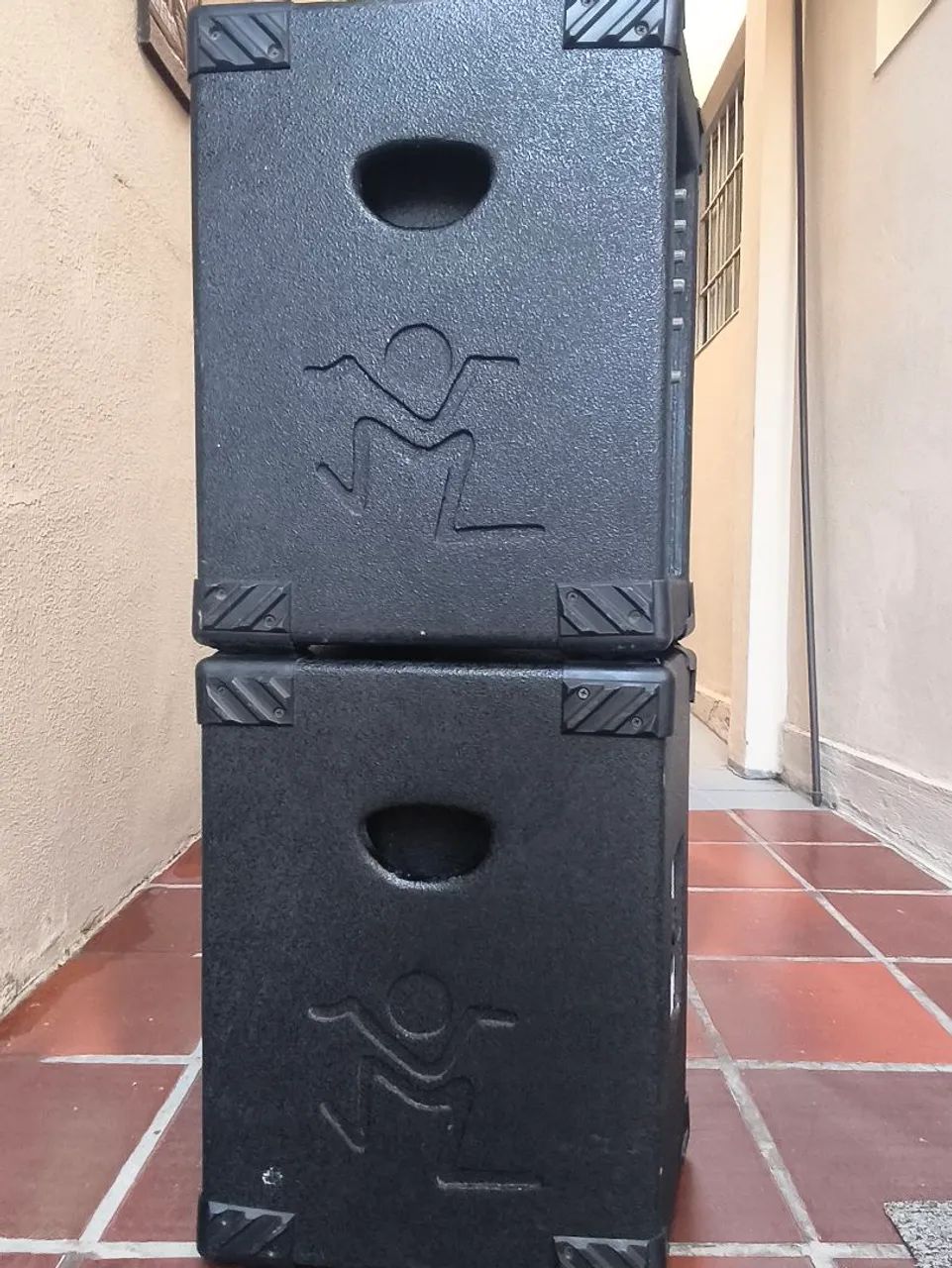 Par de caixas Leacs ativa e passiva. Falantes de 10". 150 watts RMS. Excelente sonoridade. - Foto 6