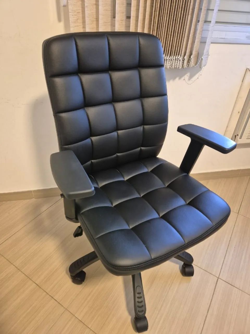 Cadeira escritório preta