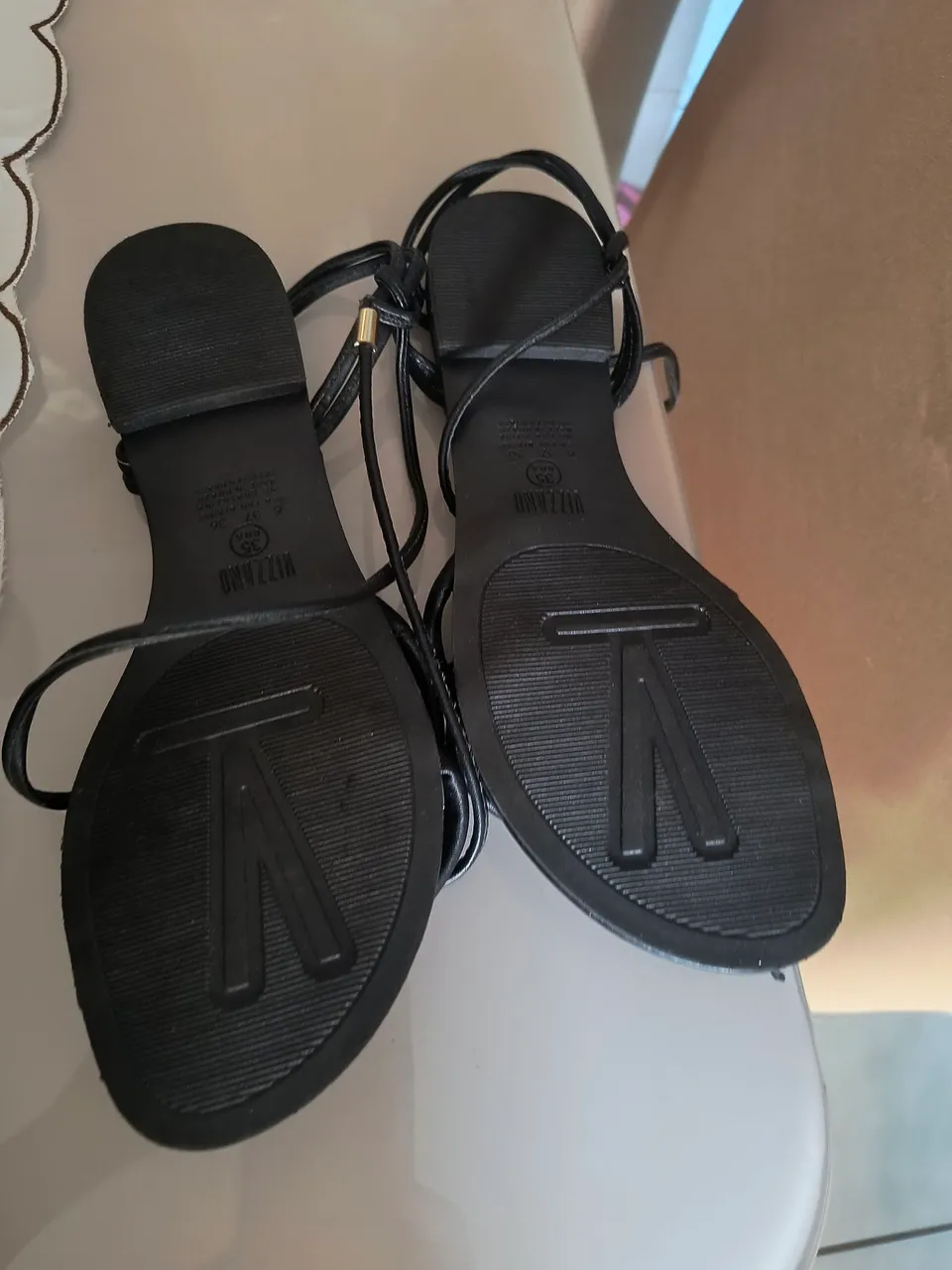Vendo roupas ,calçados e bolsa feminina