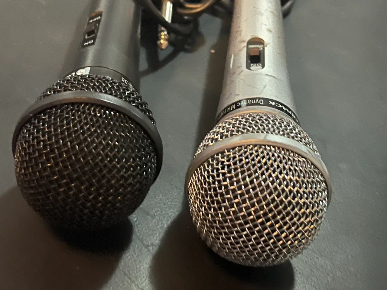 2 microfones para karaokê 64407620948097121