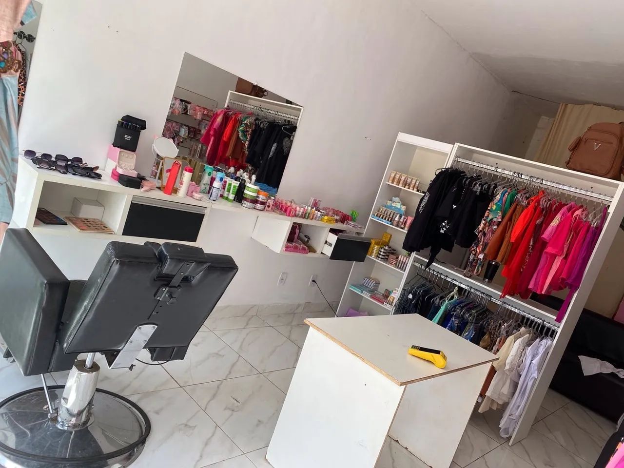 Loja de roupas e maquiagem - Foto 3