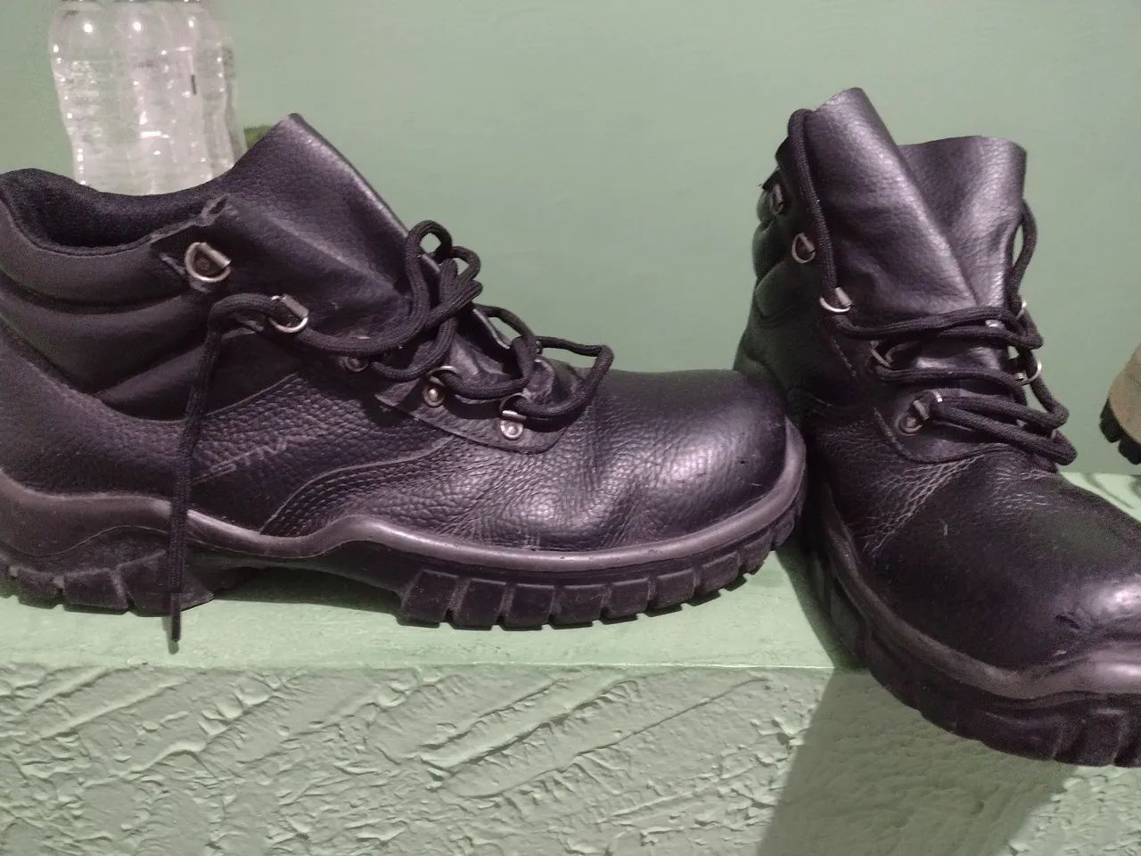 Bota de segurança, protege os dedos de queda de objetos e impactos, usada valor 80,00 - Foto 2
