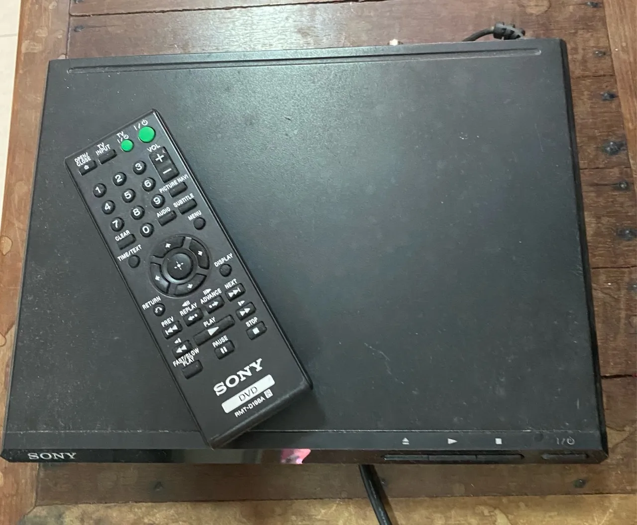 Leitor de DVD Sony DVPSR210P - Reprodução Multiformato de DVD/CD