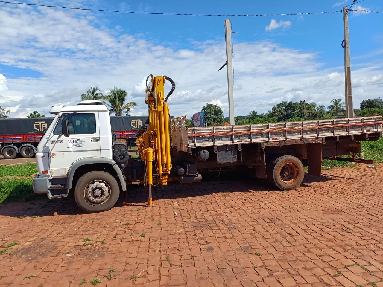 Caminhão Munck 15.180 - venda ou locação. 
