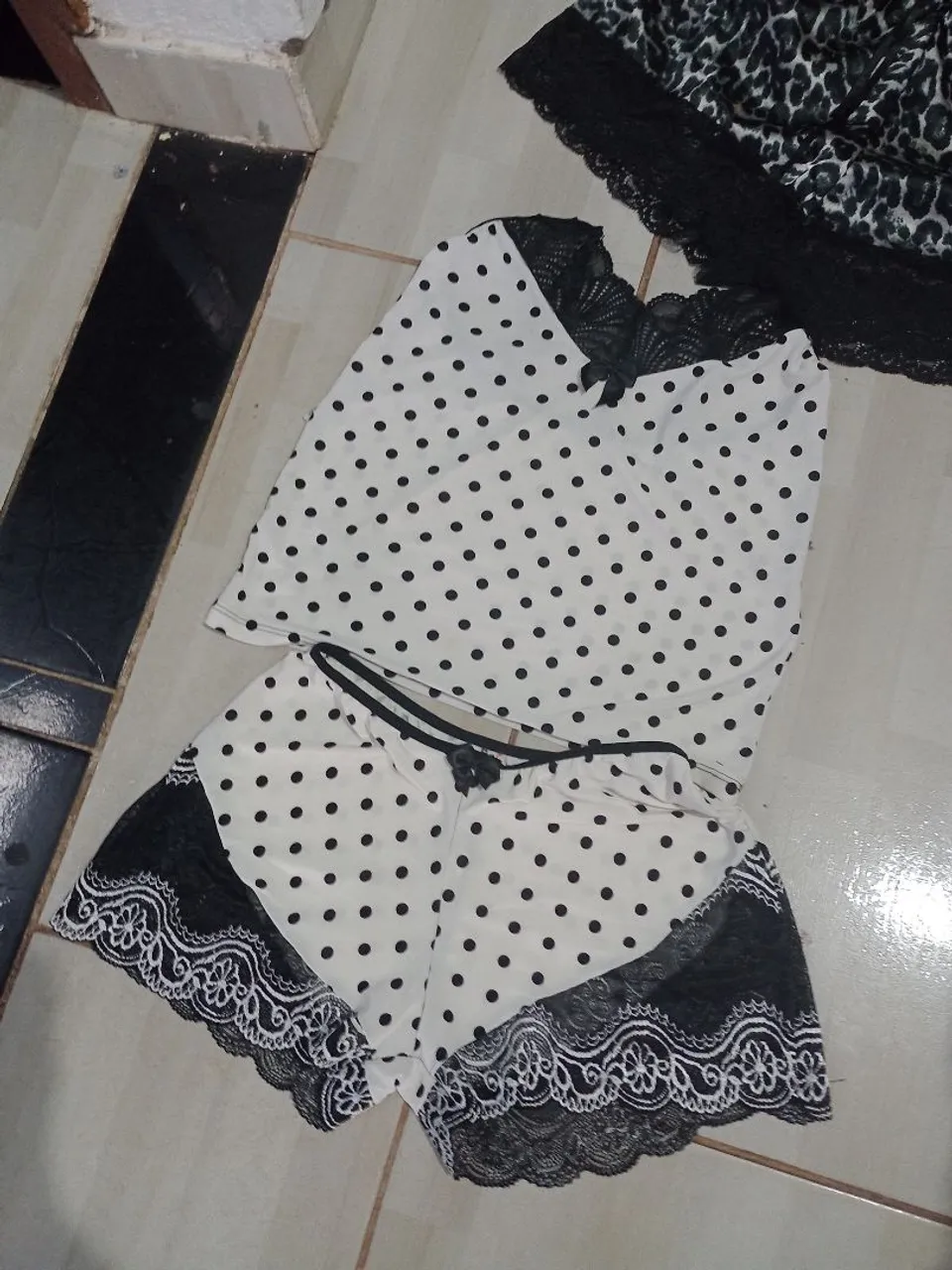 Conjunto de Pijama de Poá com Renda