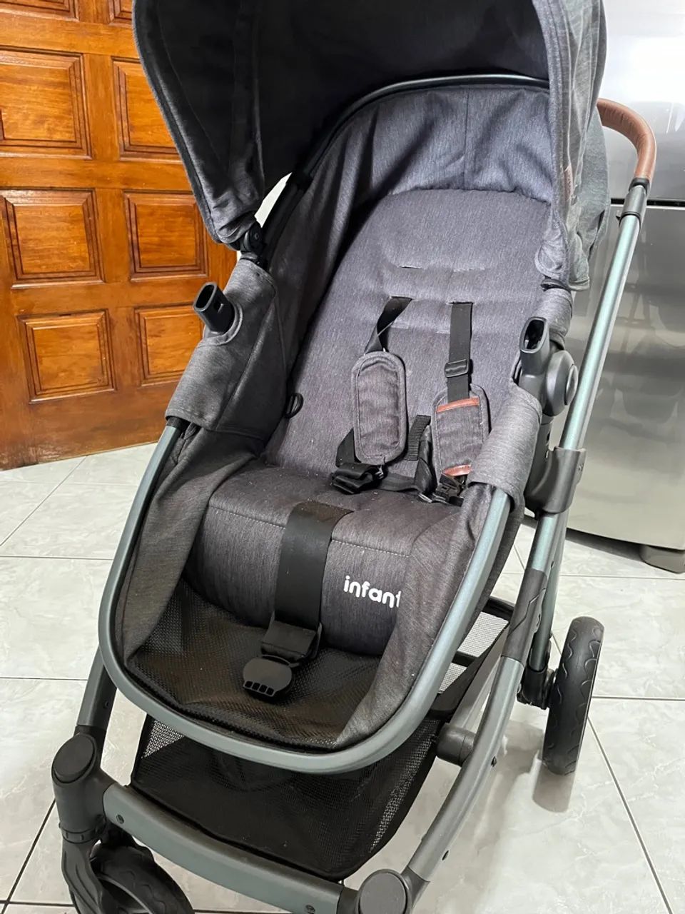 Carrinho de Bebê com Bebê conforto completo  - Foto 4