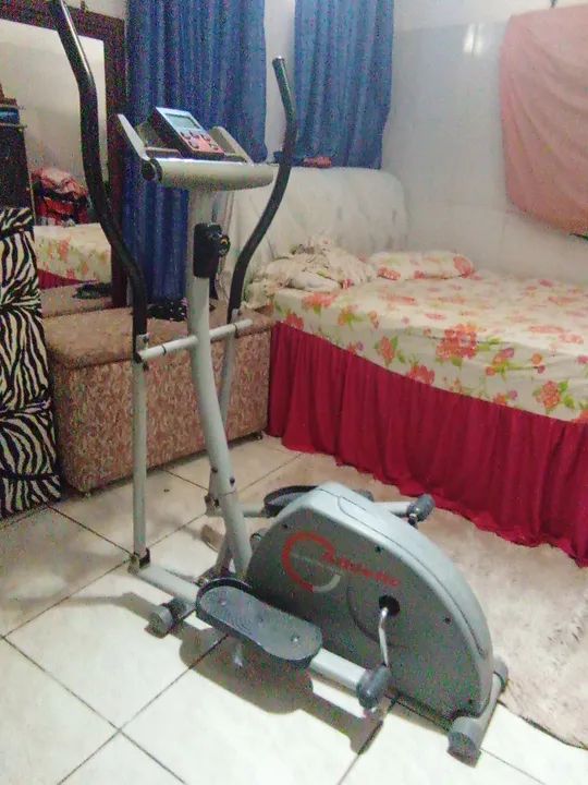 Elíptico semi novo
