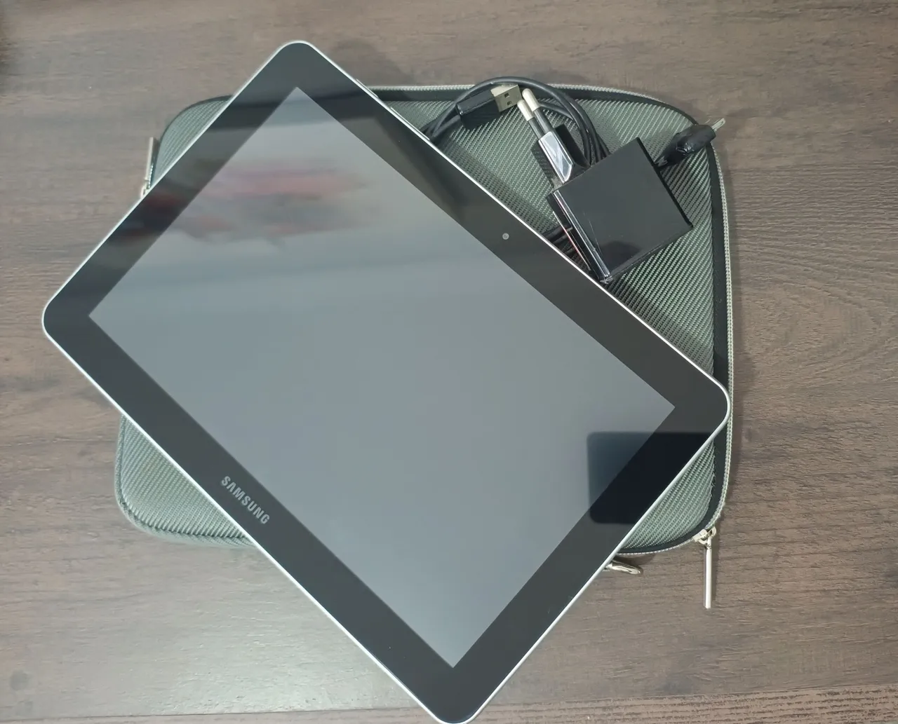Tablet Samsung TAB 10.1 com Carregador e Capa