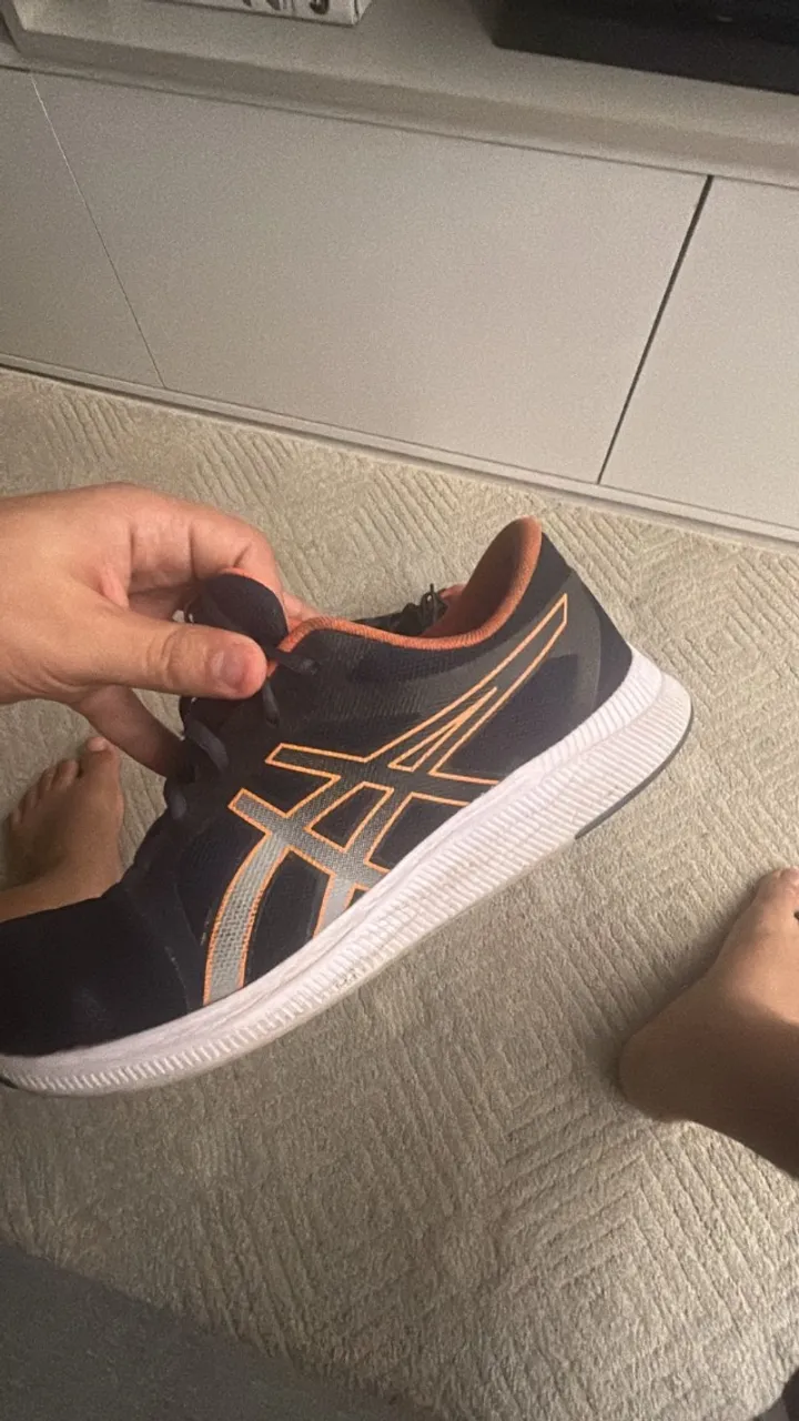 Tênis asics 43
