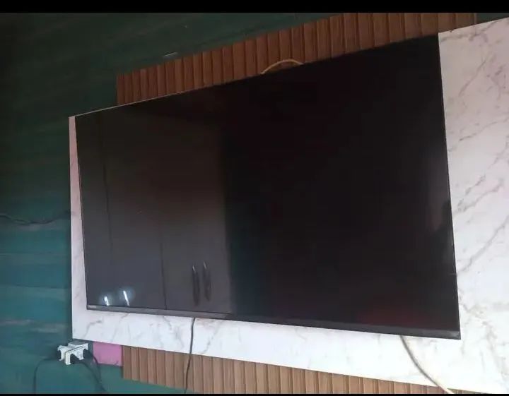 Vendo TV emart Android 43 polegadas Toshiba semi novo  - Foto 2