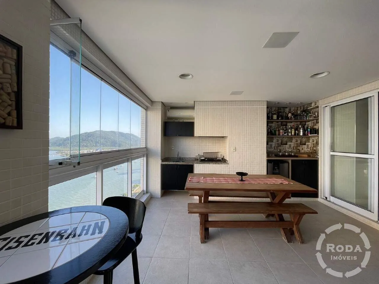 Apartamento próximo da praia a venda em Santos, localizado no bairro da Ponta da Praia.