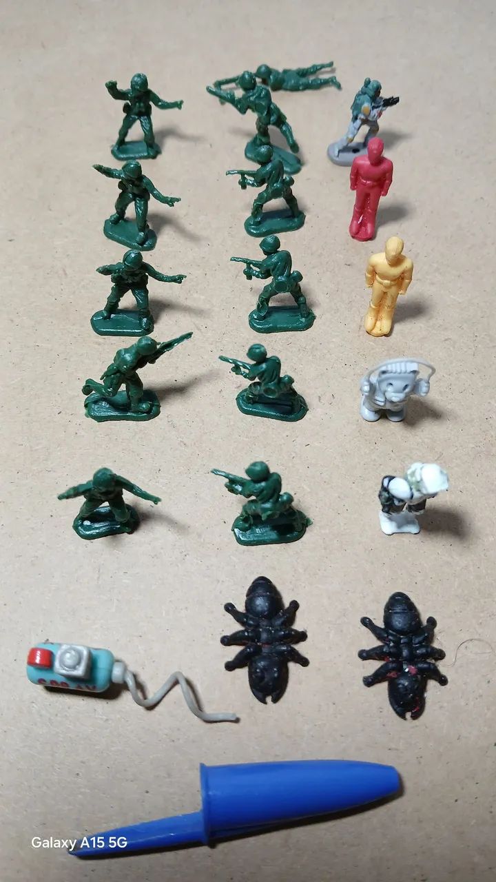 Coleção de miniaturas de soldados, insetos e outros - Foto 4