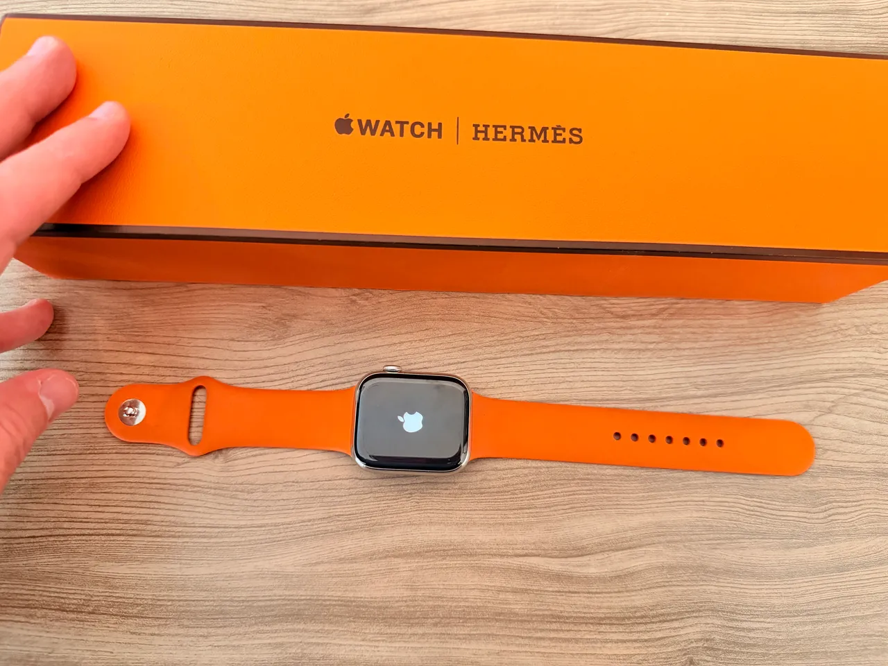 Hermes Apple Watch エルメス Series 10 42 mm Series 10 Case & Band Apple Watch Hermès Double Tour 42 mm