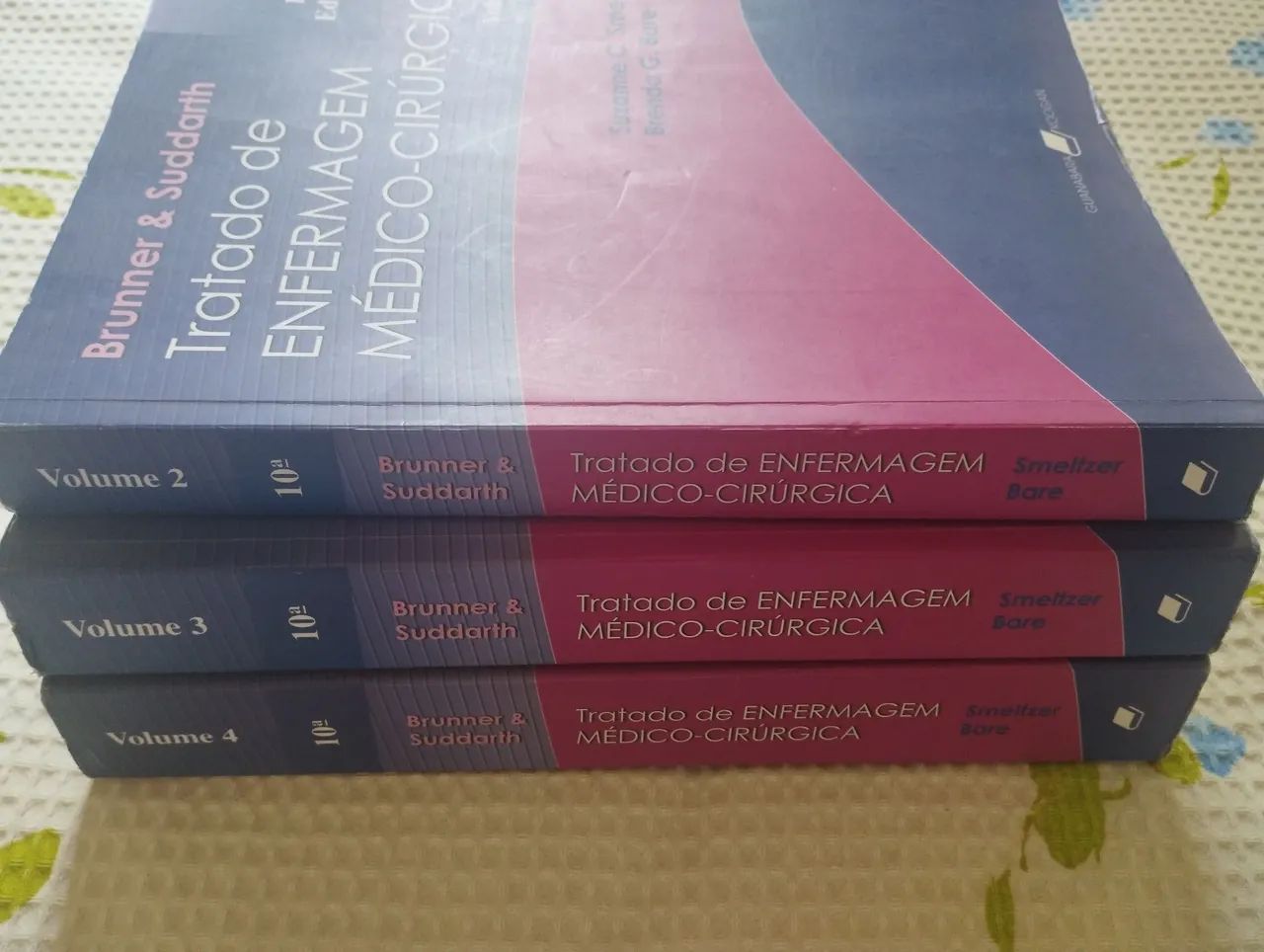 Tratado de Enfermagem MédicoCirúrgica - Brunner & Suddarth - 10ª Edição - Volumes 2, 3 e 4