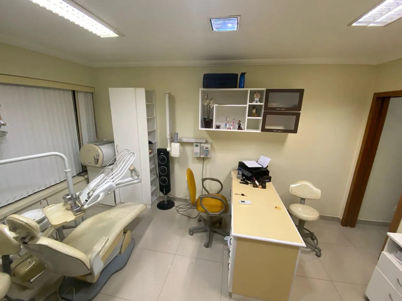 Vendo sala comercial no CENTRO ed. Rio negro center