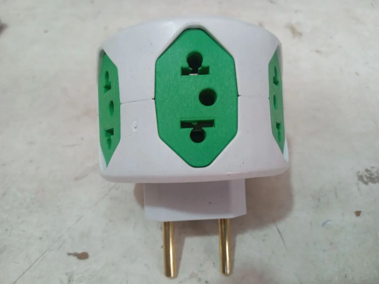 Extensor de Tomada Universal 20A/250V, FILTRO DE LINHA com 06 saídas (05 de 10A e 01 20A.) - Foto 3