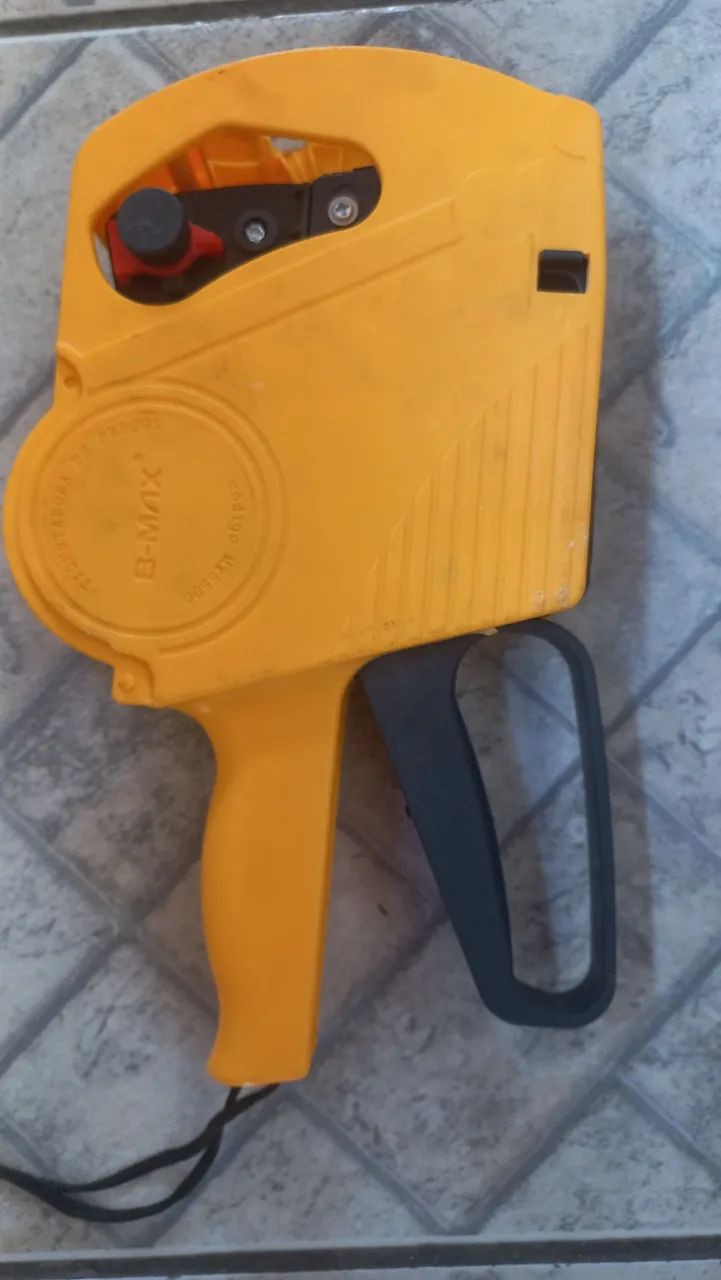 8-Digit Manual Price Labeler for Commerce, Sales, and Office Use64750515700610121