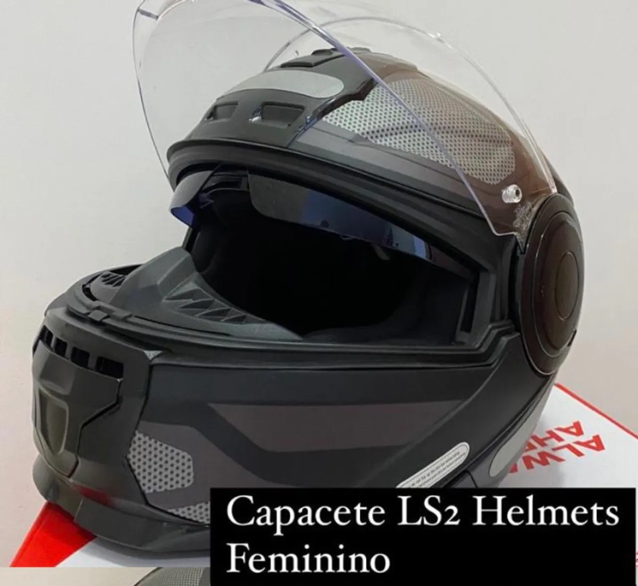 Capacete LS2 Feminino - Design moderno
