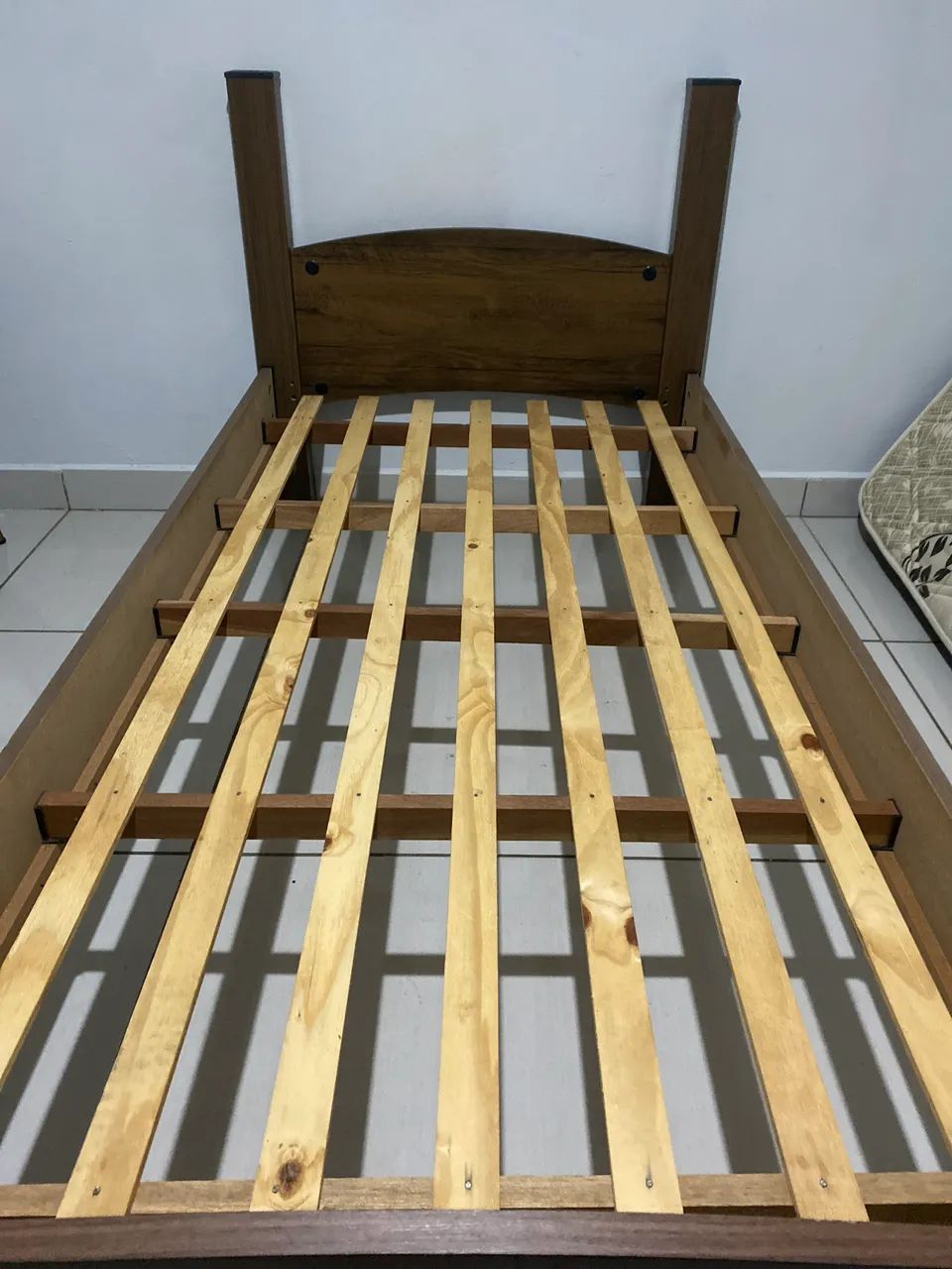 Cama de solteiro 64317209282435124