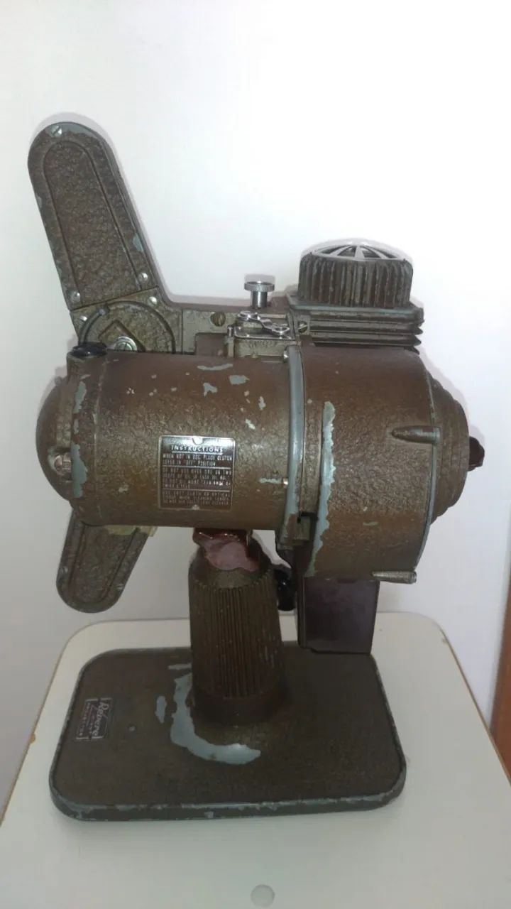 projetor revere eight para filmes 8mm