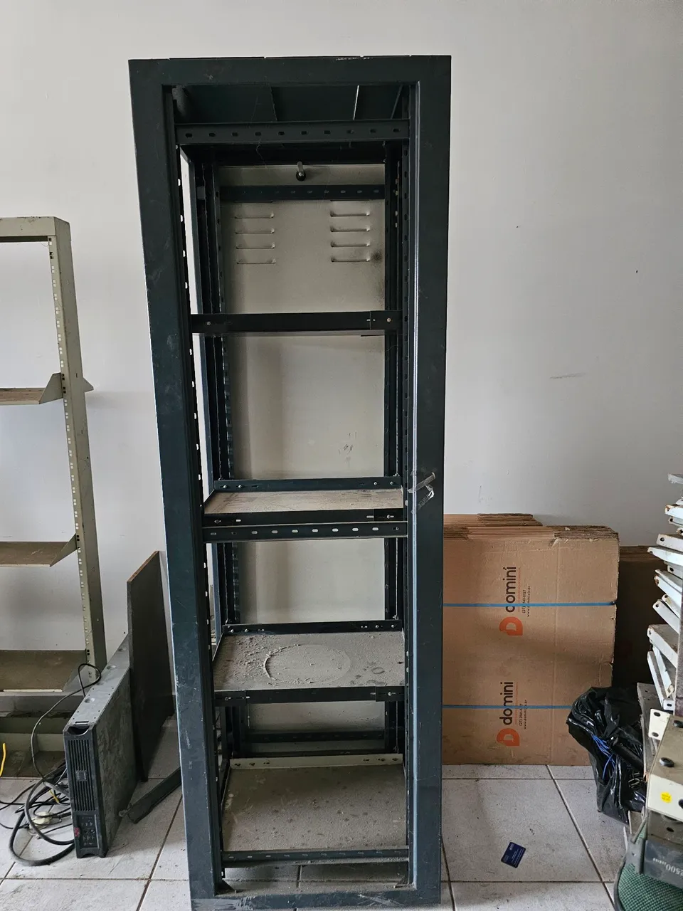 Rack de Servidor em Ótimo Estado