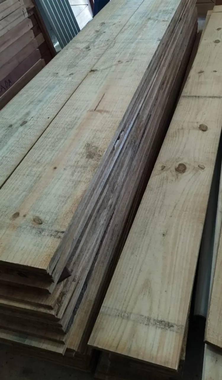 Tábua de pinus 28cm ( valor à vista)