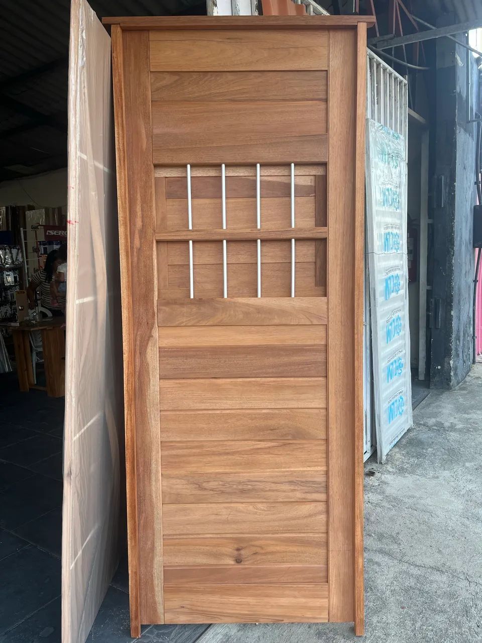 PORTA EM MADEIRA + ARO (valor no din/pix)