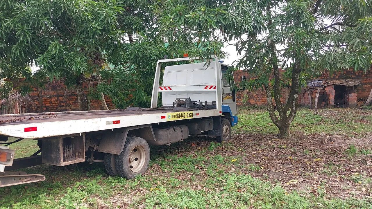 Vendo caminhao guincho reboque plataforma  cargo 712 2011 