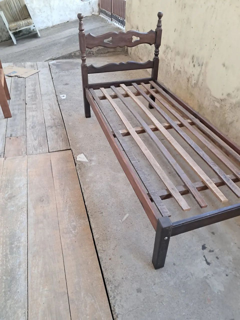 Cama de solteiro Madeira maciça sucupira de 80 - Foto 3