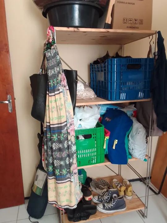 Estante de Metal com 4 Prateleiras