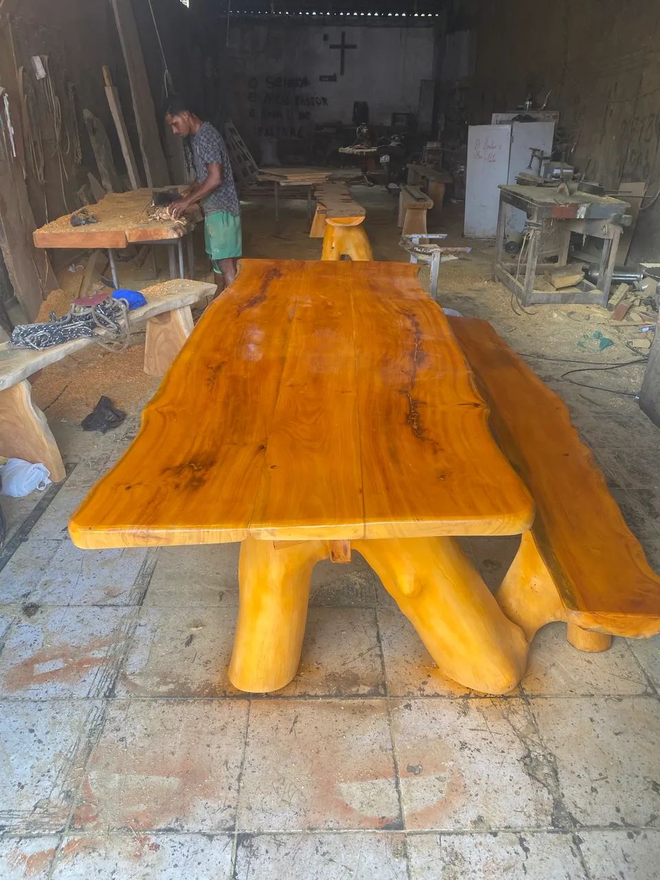 Mesa rústica de madeira - Foto 4