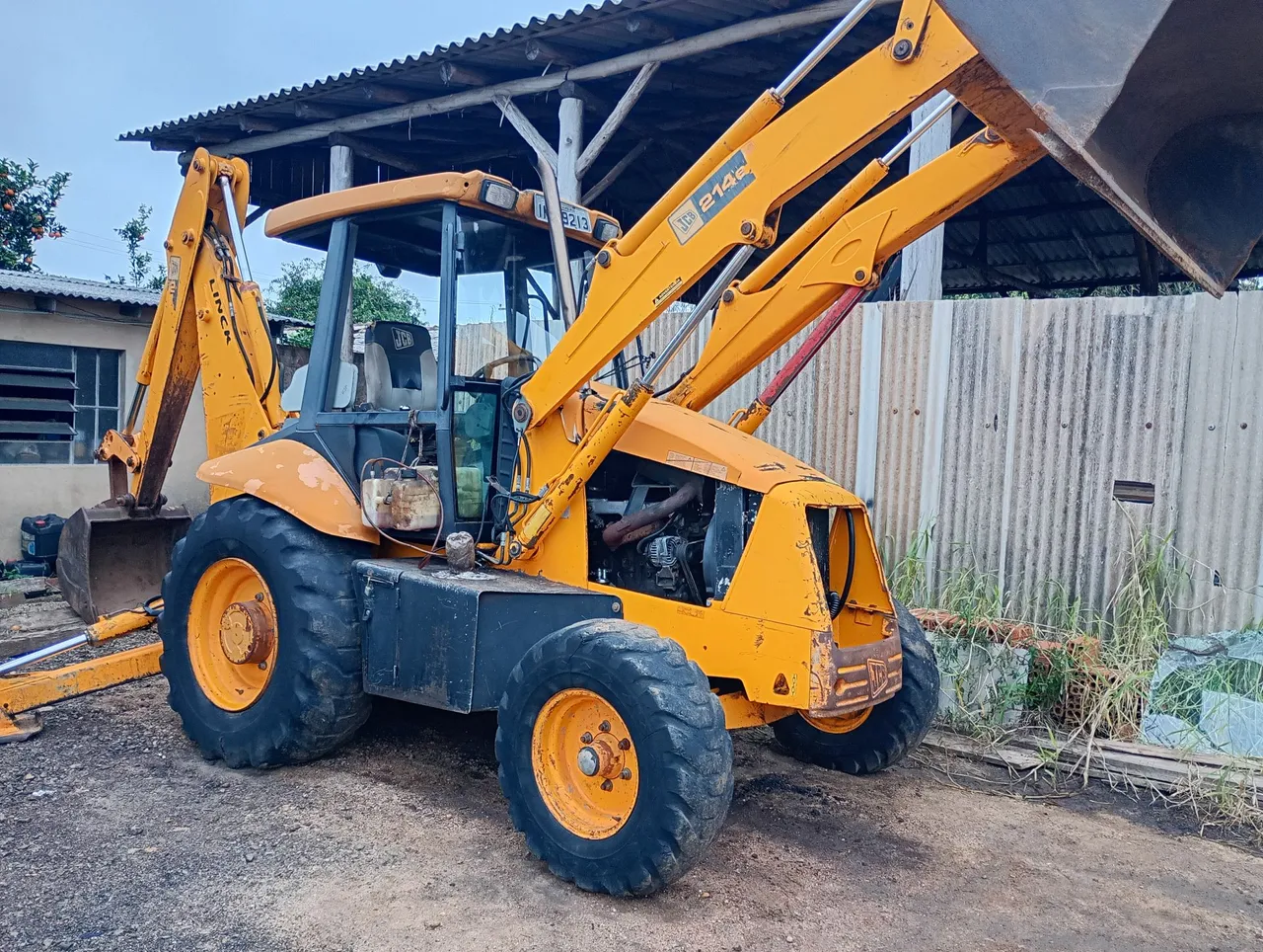 Retroescavadeira JCB 4x2