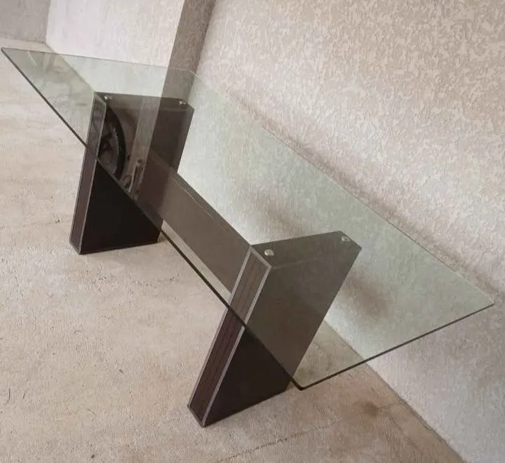 Mesa de Centro Moderna com Tampo de Vidro