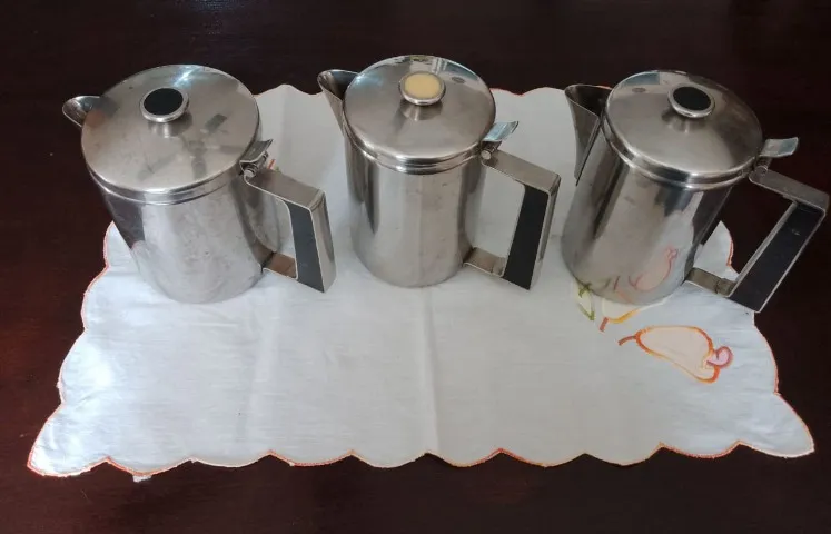 Conjunto de bules em aço inox Wolffinox para leite, café e chá