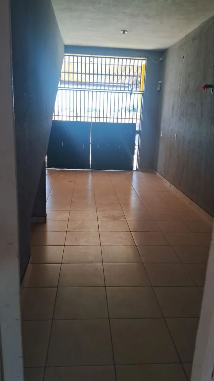 Sobrado 450m2, apartamento + 2 salas comerciais na Av Independência Anápolis  - Foto 4