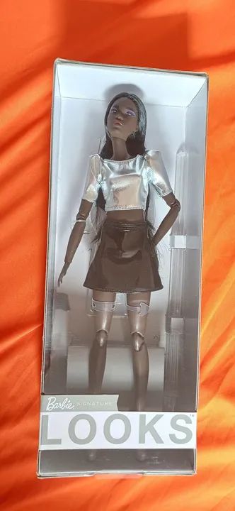 Boneca Barbie Signature Looks