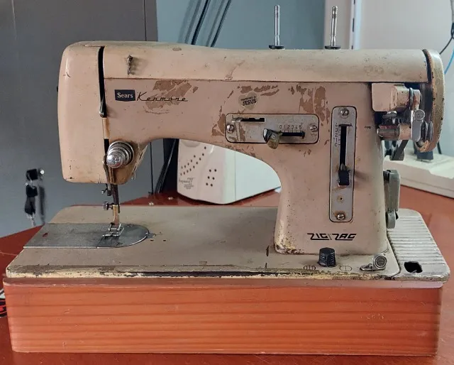 Máquina de Costura Kenmore Sears