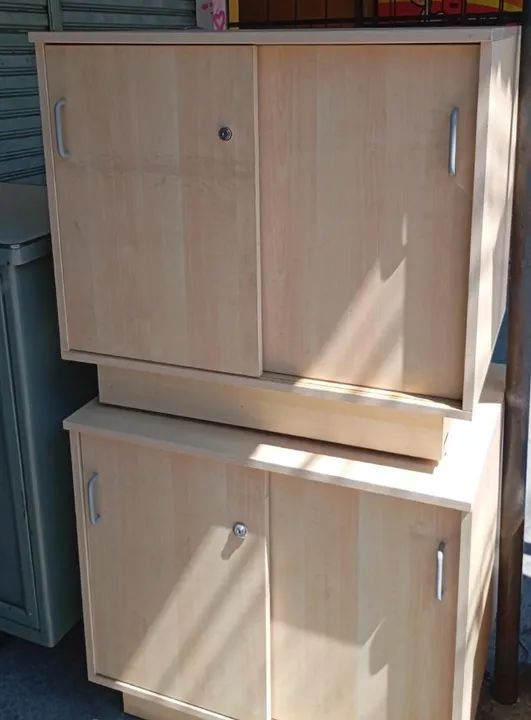 Armário baixo com porta de correr em bom estado.  - Foto 3