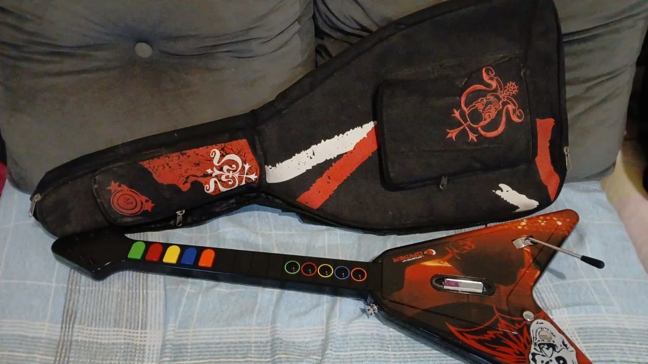 Guitarra de play 3 ACEITO TROCA 