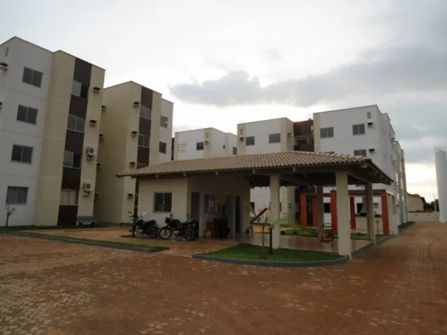 ALUGA APARTAMENTO COM 02 DORMITÓRIOS NA 405 SUL