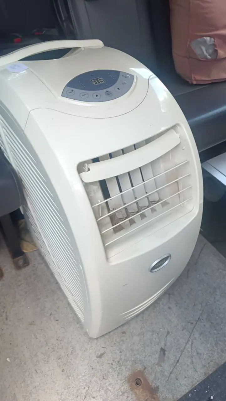 AR CONDICIONADO PORTÁTIL MARCA FORT HOME 12.000 Btus  110 VOLTS 