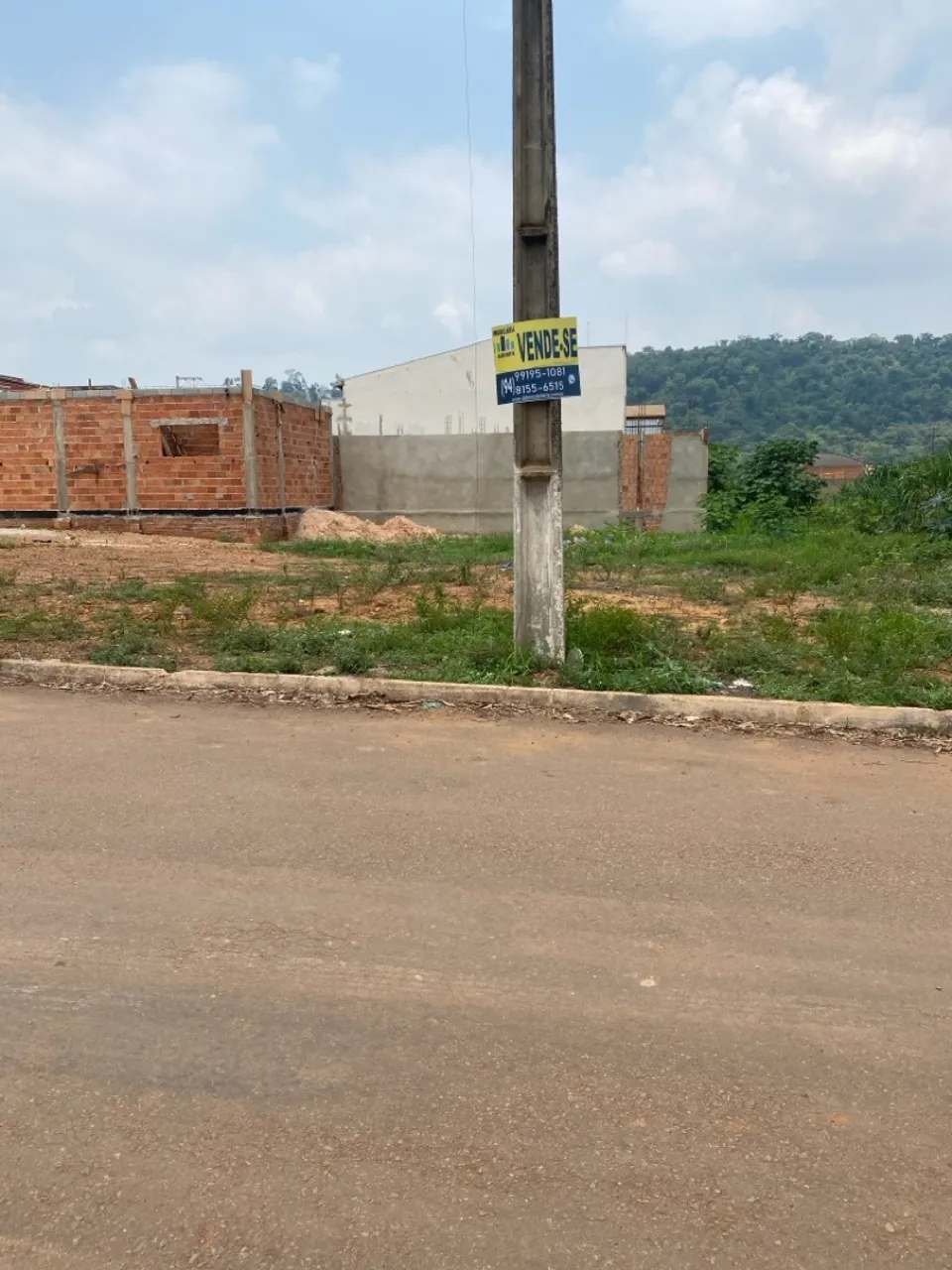 Vende-se lote de 12x25 sob esquina no bairro paraiso