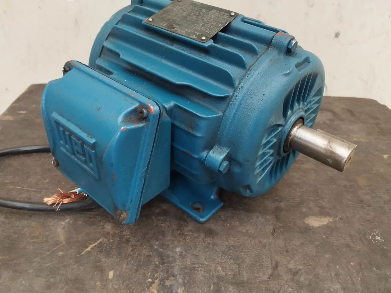 Motor 1CV/8Polos, Weg, trifásico 