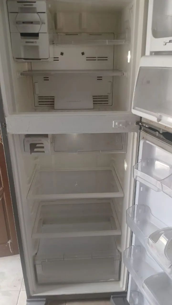 GELADEIRA FROST FREE 