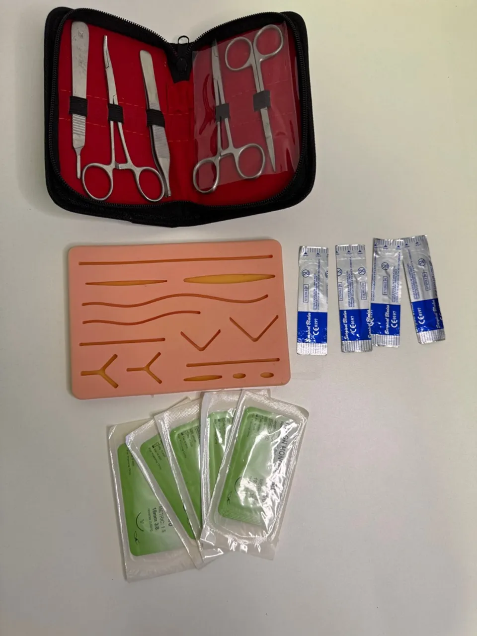 Kit de Sutura para Treinamento - Completo